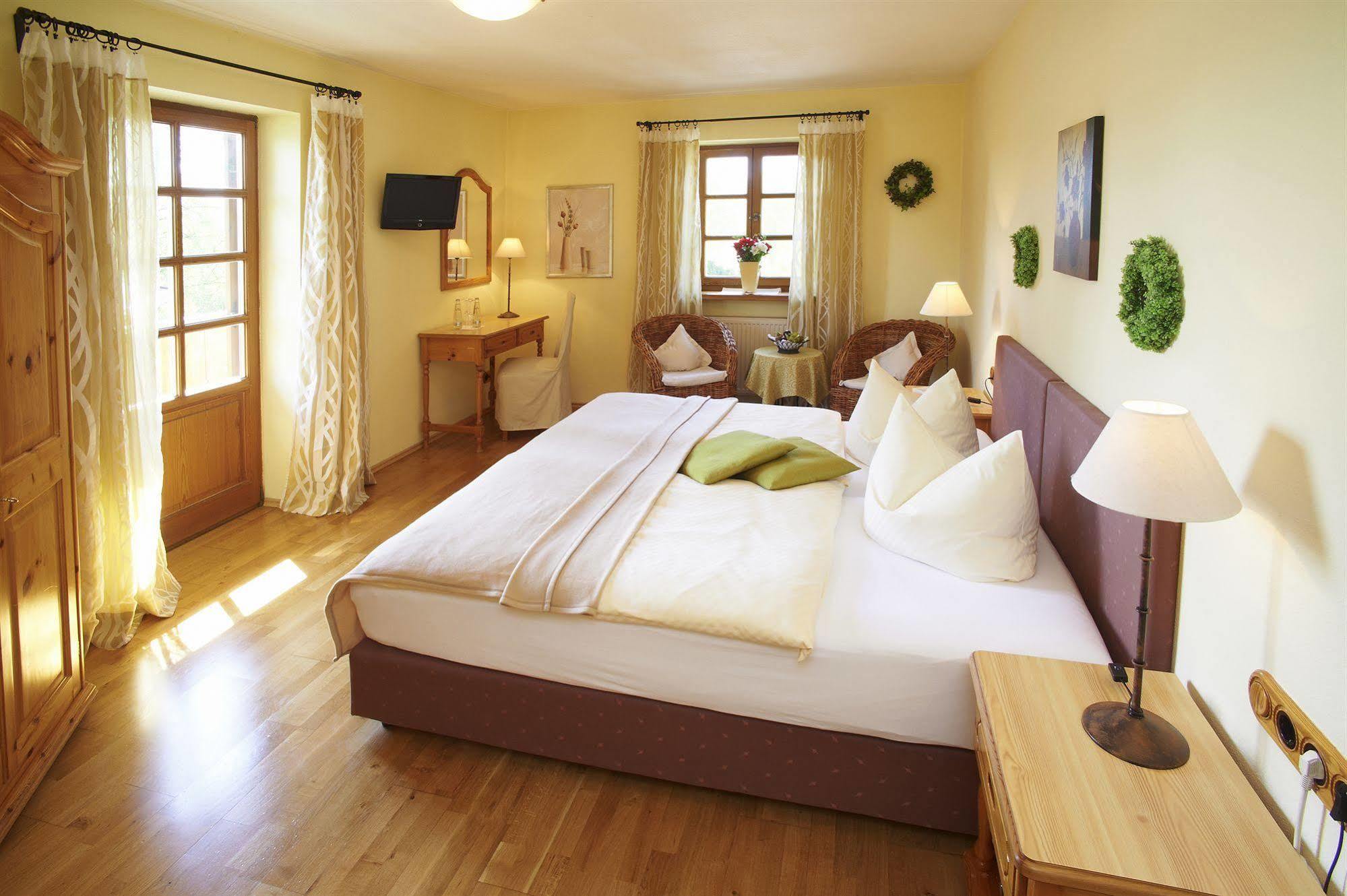 Hotel Oberwirt Obing Extérieur photo